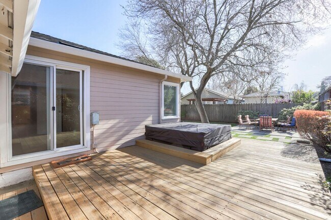 Building Photo - 3 Bed / 2 Bath Redwood City home with calming backyard oasis and a white picket fence. YouTube to...