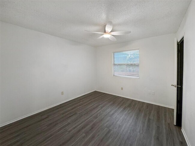 Building Photo - 2017 Greenbrook Pkwy