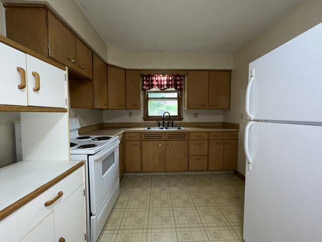 Building Photo - 2296 Woodworth St