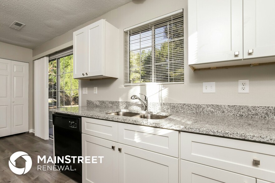 Building Photo - 2473 Stratford Crossing Dr