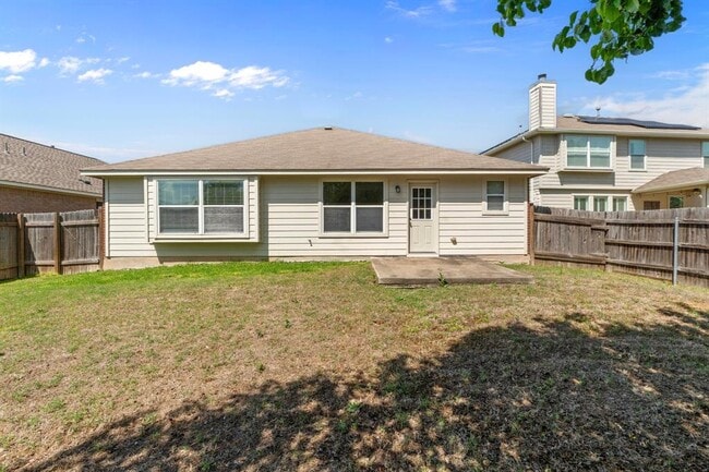 Building Photo - 20612 Farm Pond Ln