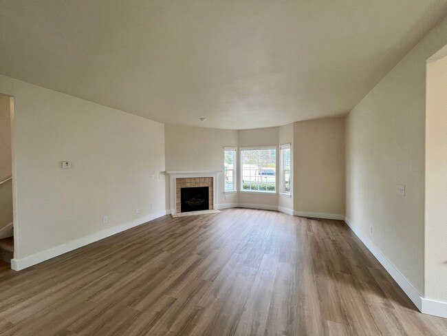 Building Photo - Pending Application; Fully Remodeled  3 BD...