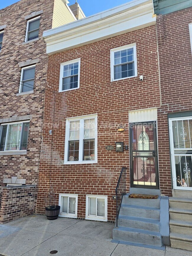 Building Photo - 1649 S Bailey St