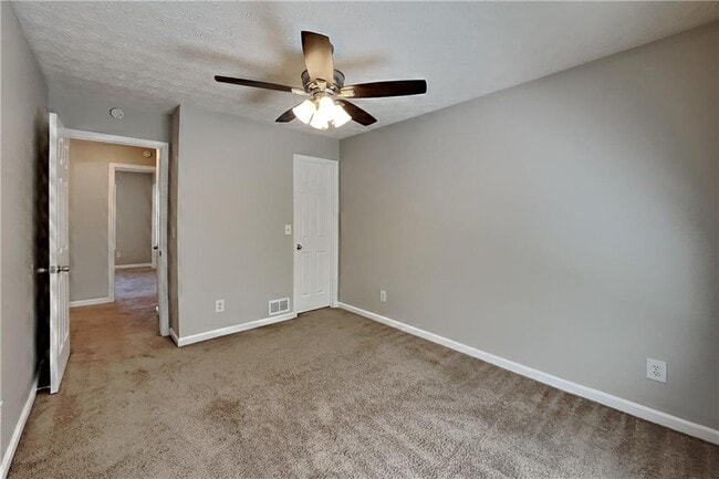 Building Photo - 3945 Piper Glen Dr NE