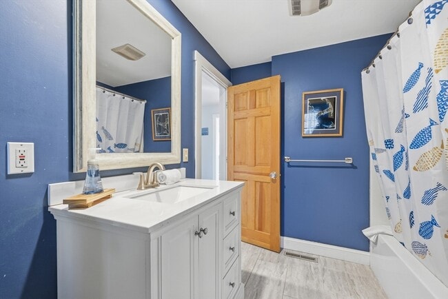 Building Photo - 578 Huckins Neck Rd