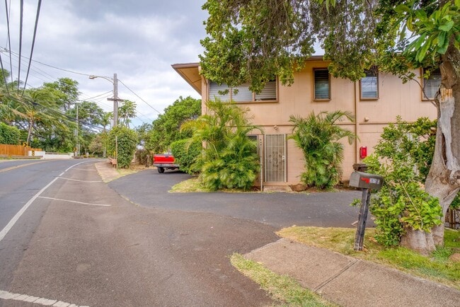 Building Photo - 1 bedroom 1 bath Makai side