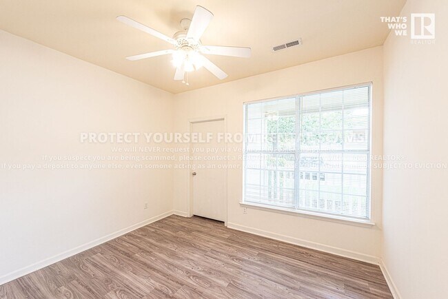 Building Photo - 4261 NE Meadowcreek Circle Unit#105, Fayetteville, AR 72703