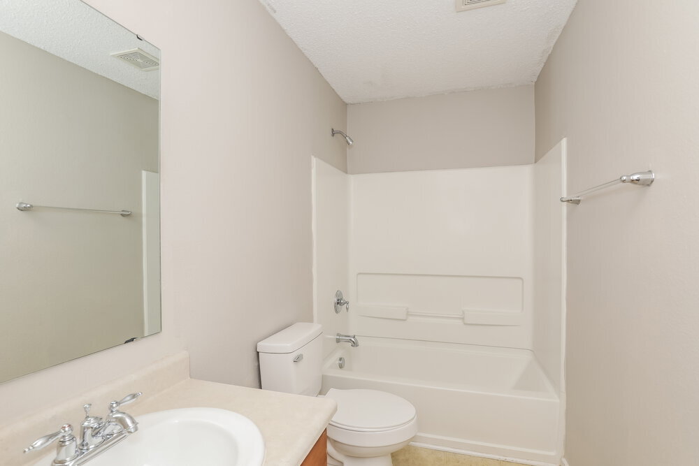 Building Photo - 15459 Border Dr