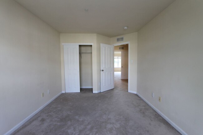 Building Photo - 316 Ross Ct