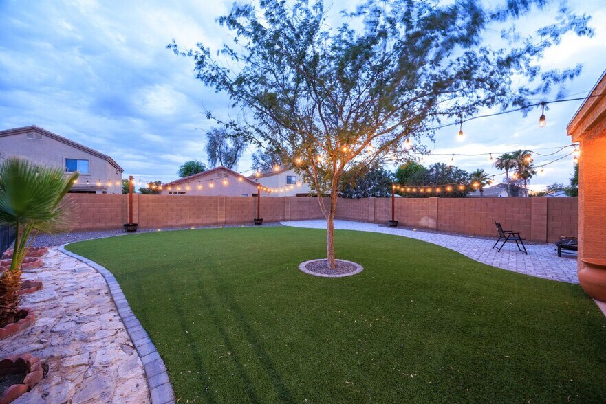 Building Photo - 42921 W Camino de Janos