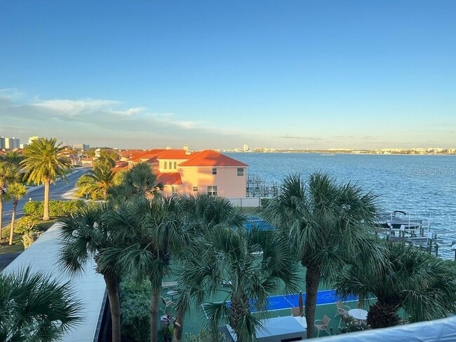 Building Photo - 240 Sand Key Estates Dr