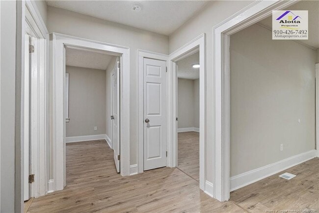 Building Photo - 207 S Windsor Dr