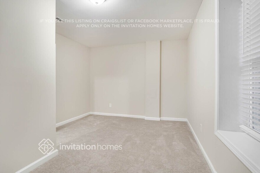 Building Photo - 6556 Willow Ln