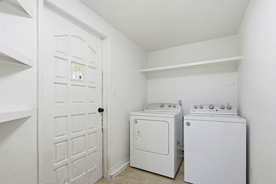 Building Photo - 10311 Ryan St