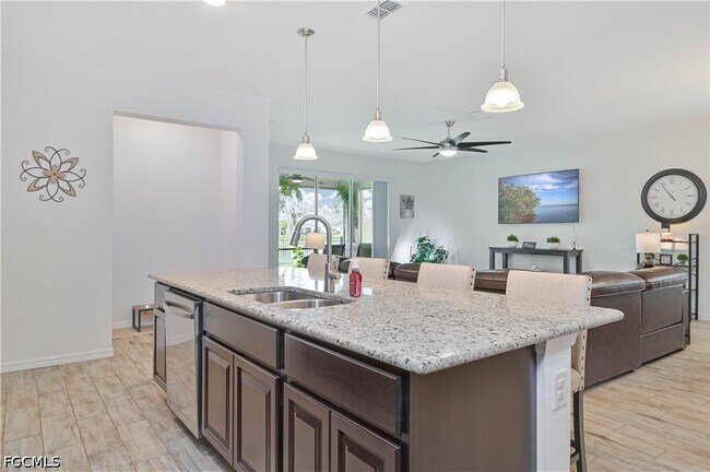 Building Photo - 8784 Cascade Price Cir