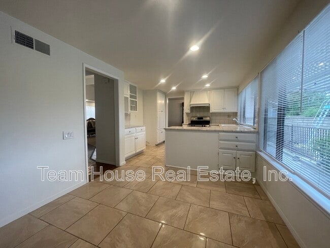 Building Photo - 23423 Vía Boscana