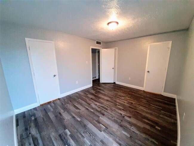 Building Photo - 507 Cora St