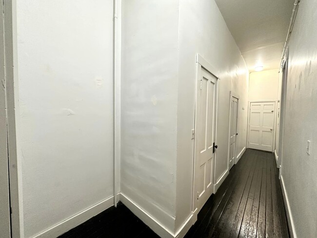 Hallway - 206 4th St S