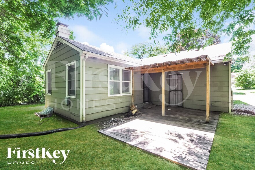 Building Photo - 11319 Bennington Ave