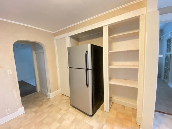 Building Photo - Spacious 3-Bedroom Home!
