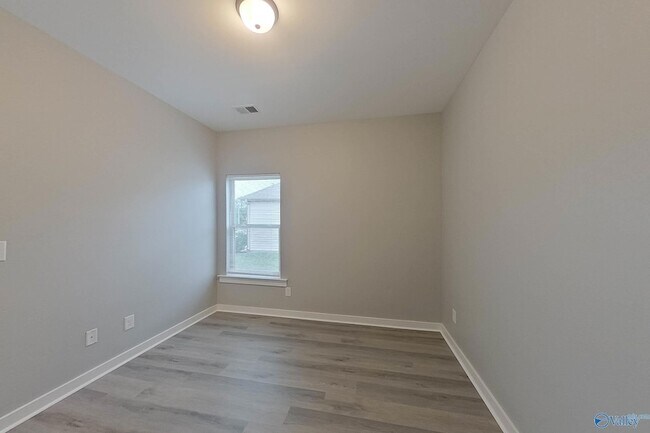 Building Photo - 45 HAWK LN