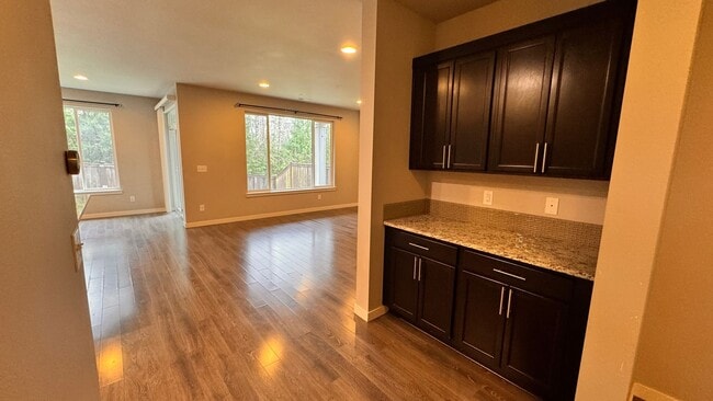 Building Photo - 4 bedroom 2.5 bath house in Auburn