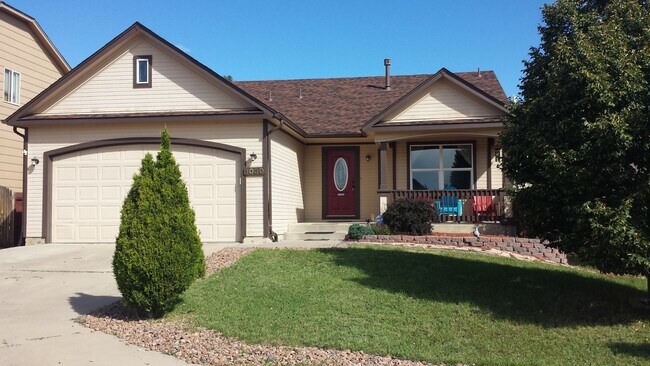 Primary Photo - Beautiful 4 bedroom ranch style home avail...