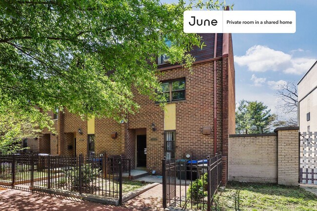 Building Photo - Room in Shared 5 bed/3 bath home