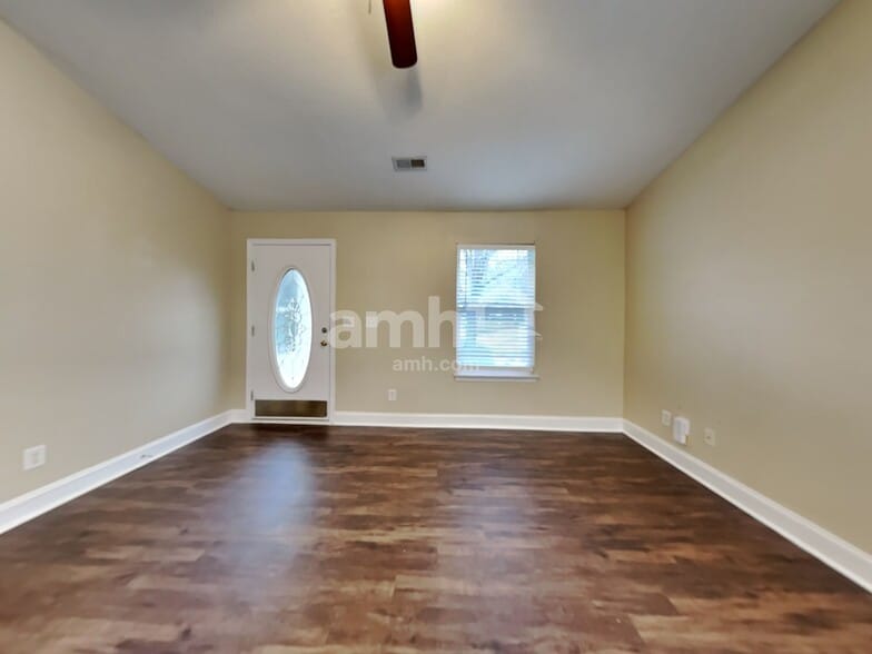 Building Photo - 105 Peterborough Dr