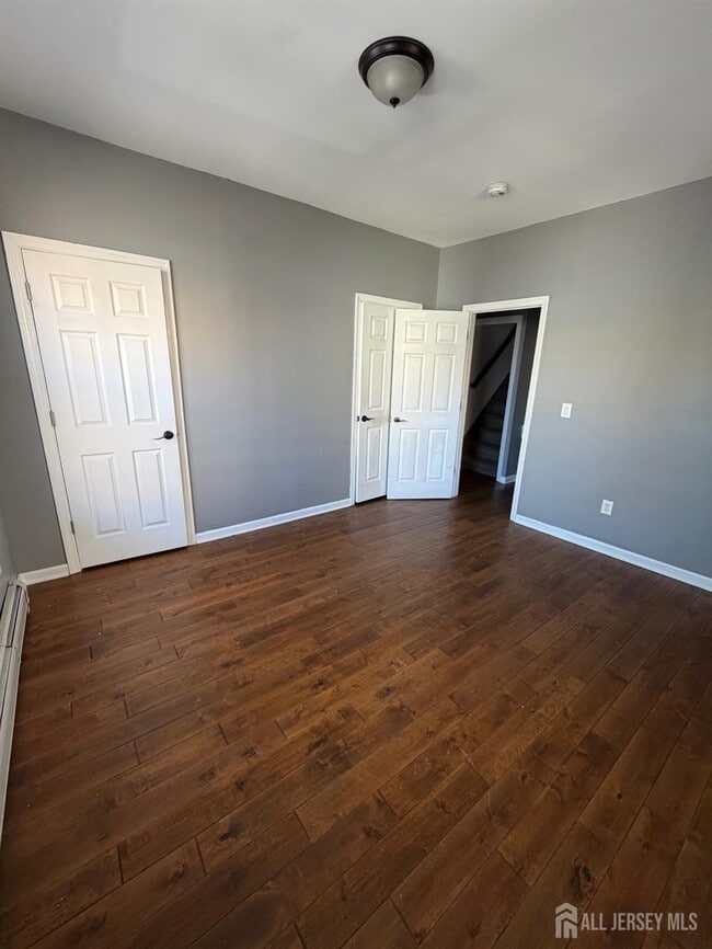Building Photo - 1056 Hunterdon St