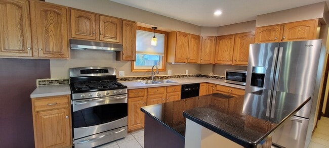 Gourmet Kitchen - 203 Buckley Blvd