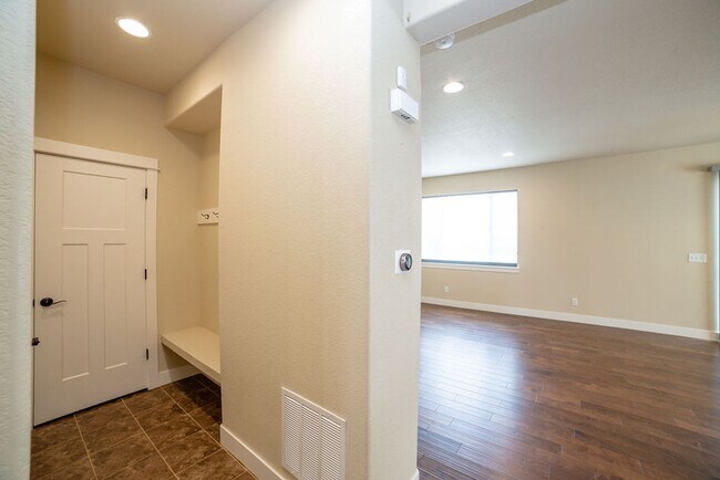 Building Photo - Bright & Spacious 3 Bed + Loft | 3-Car Garage in North Fort Collins