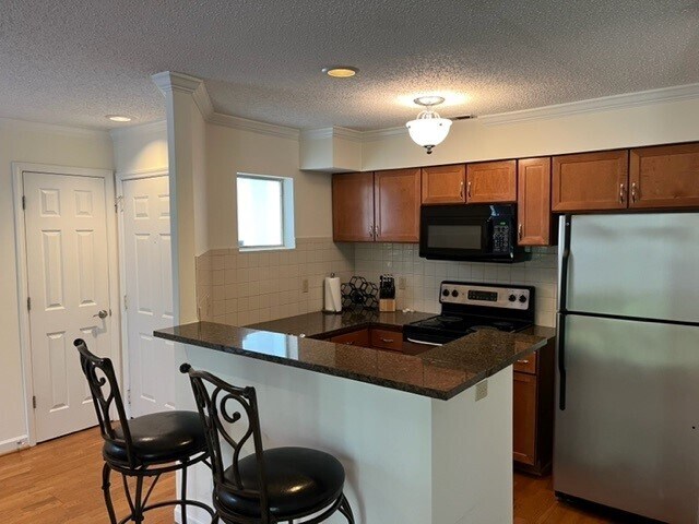 Building Photo - 2502 Cranbrook Ln