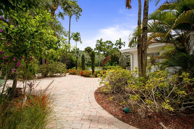 Building Photo - 12327 Quercus Ln