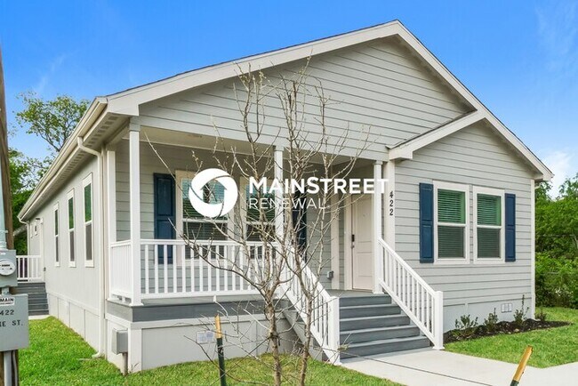 Building Photo - 4 Bedroom Pet-Friendly Home in San Antonio, TX with Main Street Renewal