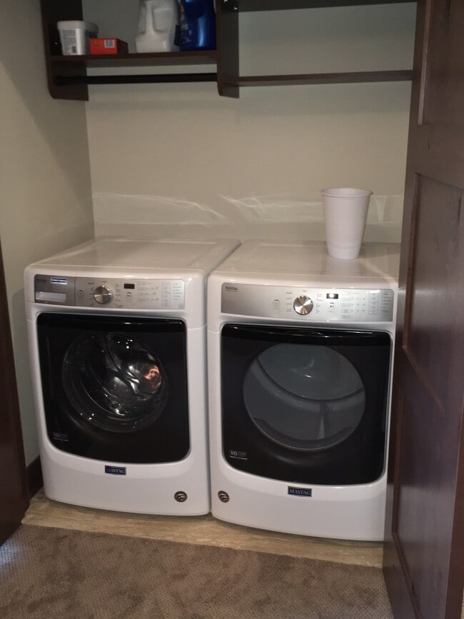 Building Photo - 635 Clermont Cir