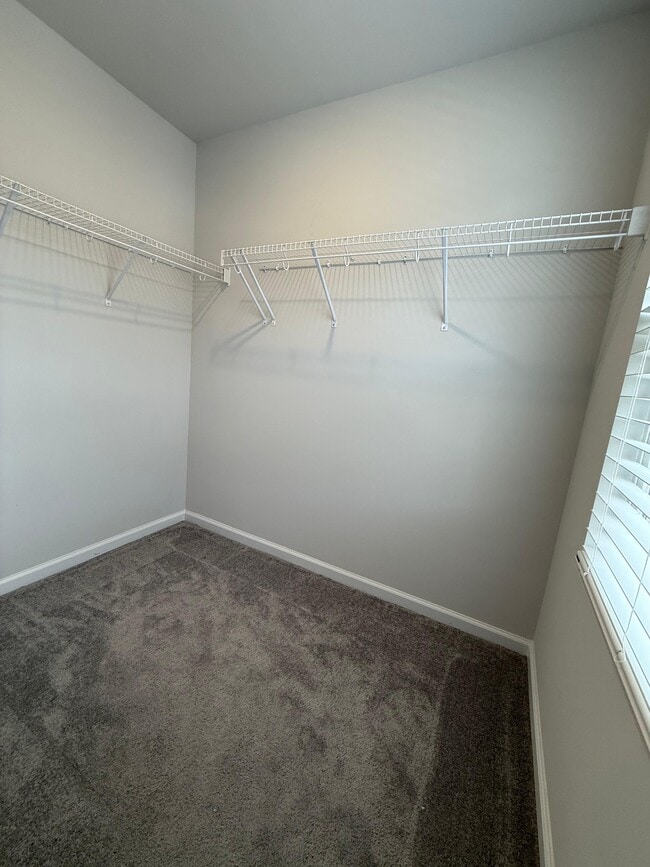 Building Photo - 409 Deercroft Dr