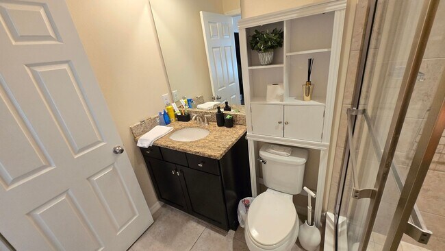 Building Photo - Beautiful 4 Bed / 3.5 Bath Home ~ Available April 1st!