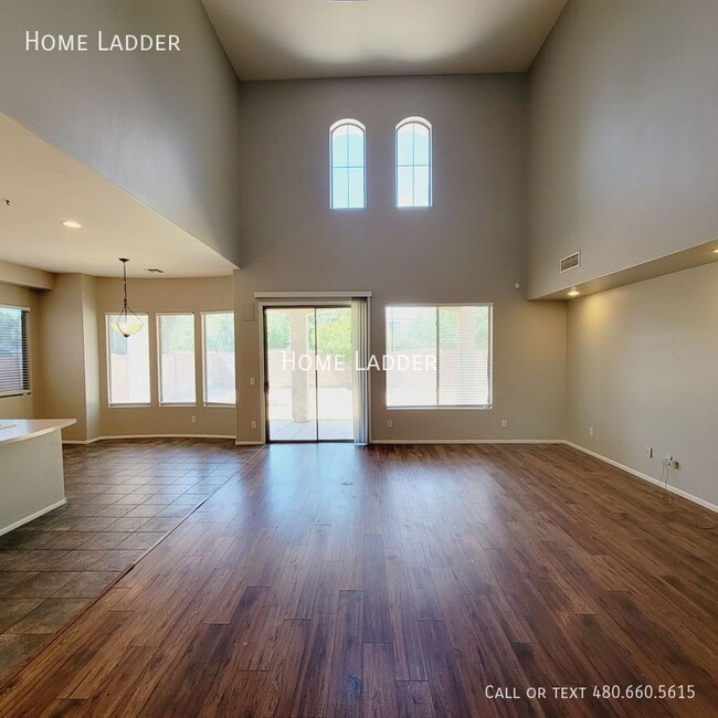 Building Photo - 6282 S Moccasin Trail