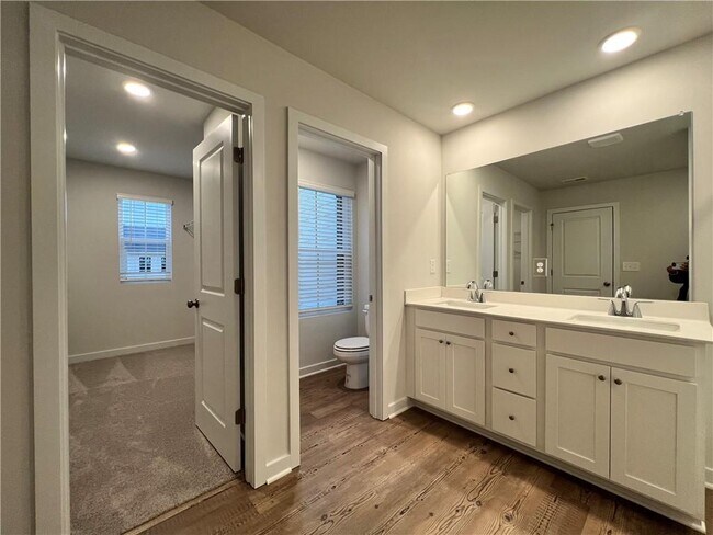 Building Photo - 7313 Mulberry St