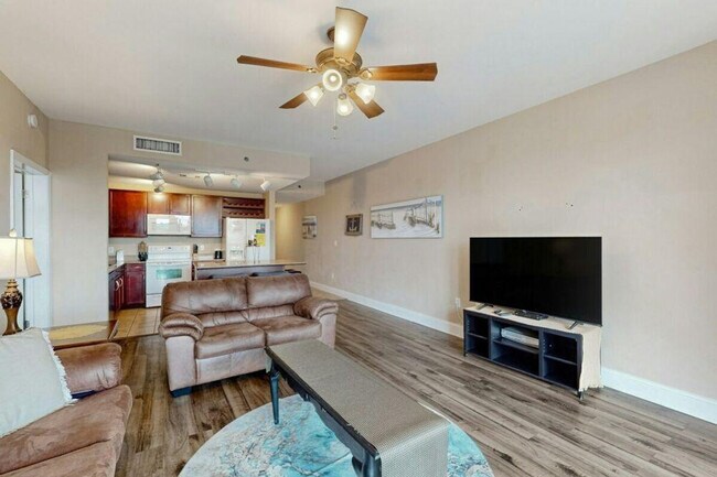 Building Photo - 9860 S Thomas Dr