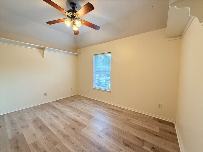 Building Photo - 1528 Mesa Verde Dr