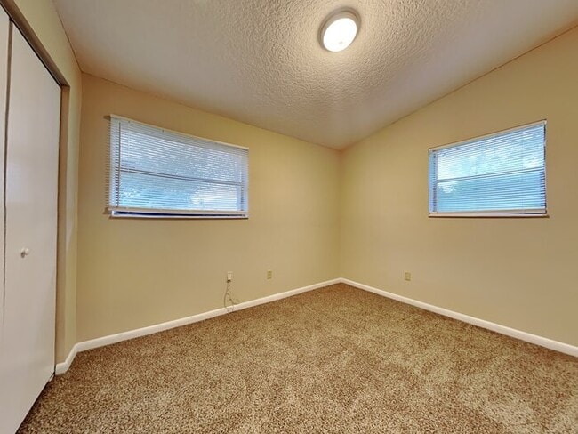 Building Photo - 7593 Sharbeth Dr S