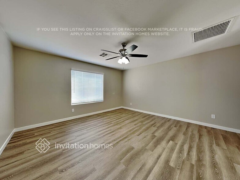 Building Photo - 927 S 239th Ln