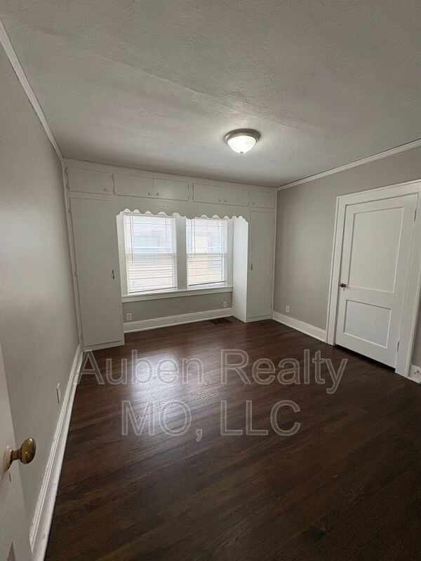 Building Photo - 5304 Harrison St