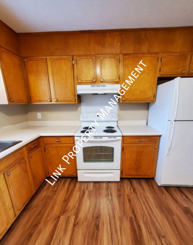 Building Photo - 4911B Marylin Lane-