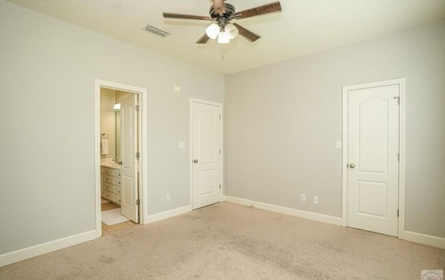 Building Photo - Beautiful, Spacious 4 bedroom Home for Rent!