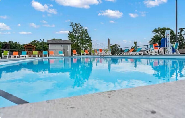 Building Photo - Remodeled and Stunning Studio | Fully Furnished | All Utilites Included | 1 Bathroom | Condo | Ki...