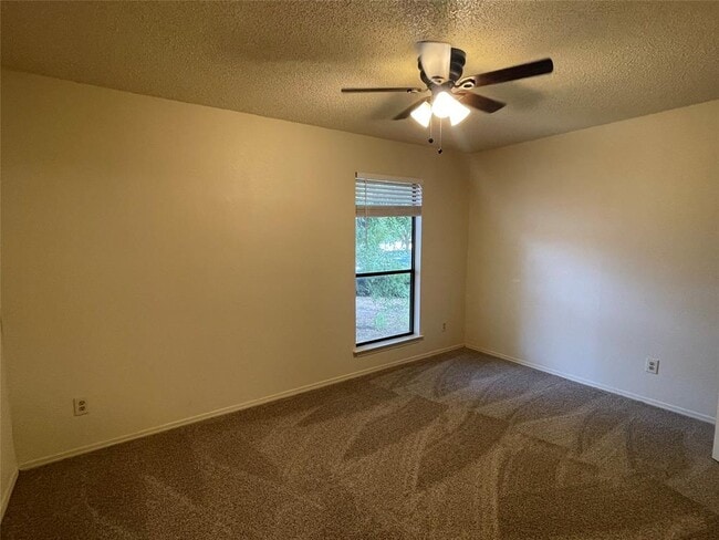 Building Photo - 113 Hillside Dr