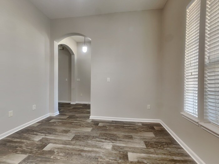 Building Photo - 9251 Hawkeye Dr